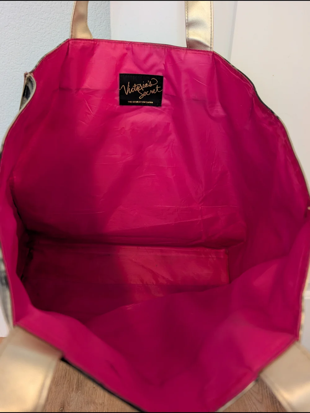 Victoria's Secret Supermodel Print Tote Bag with Graphic Angel Motif